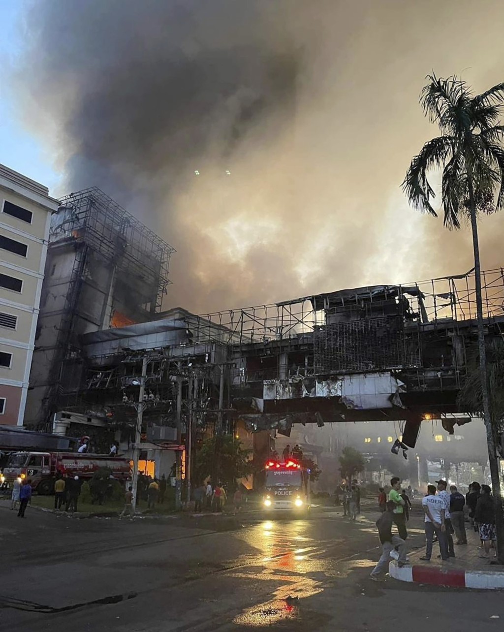 柬埔寨賭場酒店大火。 AP圖