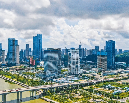 ■楼市调控政府出台后，业界指，珠海楼价下半年料跌10%。