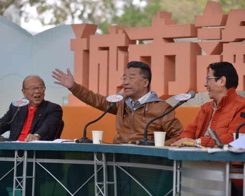 蓝鸿震（左）与刘梦熊（中）。