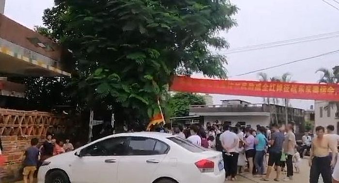 湛江的老家頓時張燈結綵門庭若市。網圖