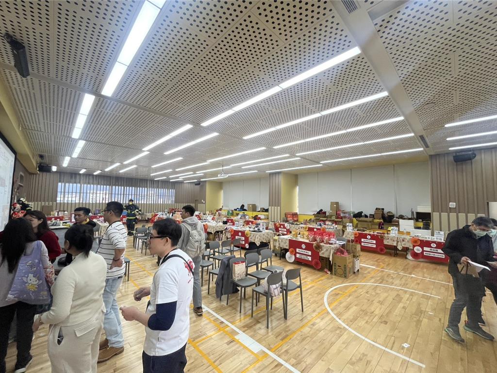 台北有年貨試食會發生一氧化碳集體中毒事件。中時