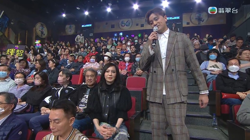 顧紀筠早前入TVB看第二屆《中年好聲音》決賽。