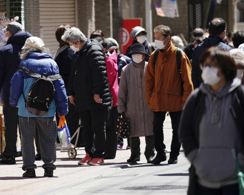 西浦博指,希望民眾盡可能減少外出。AP