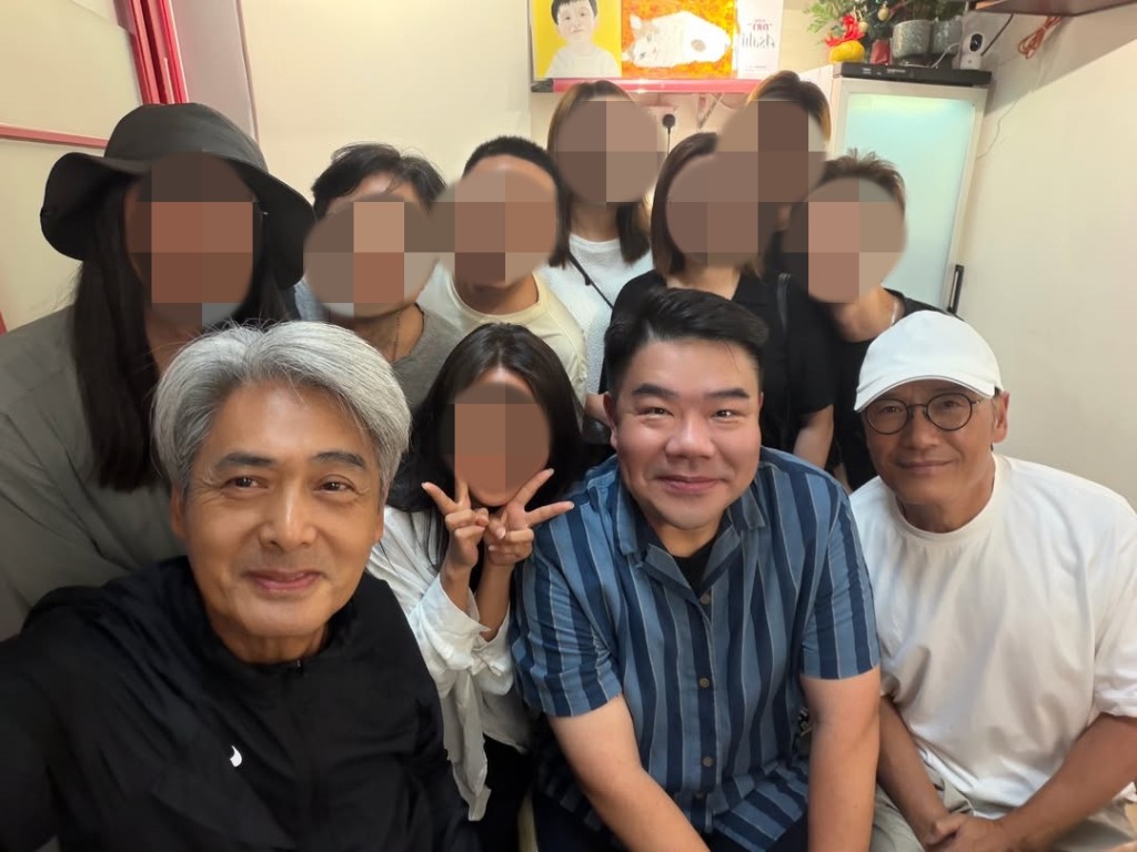 早前周潤發與苗僑偉二人飯敘，卻巧遇「少年食神」林澄光，最後一班人大合照。
