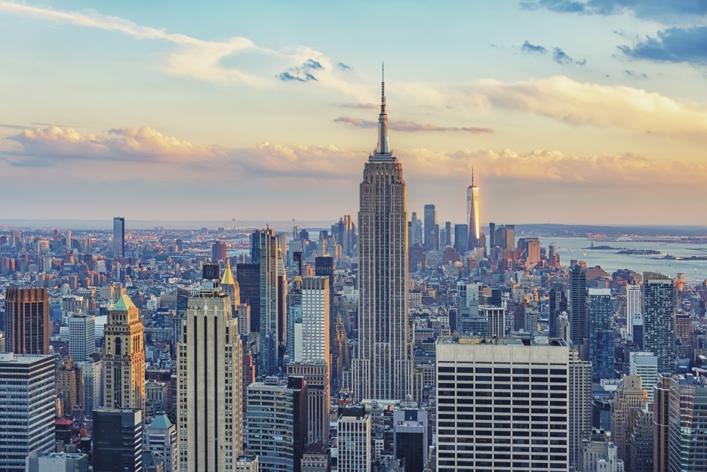 亿万富翁最多的十大城市中，纽约位列第一，有775人。
