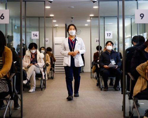 南韓宣布，本月24日起，將要求入境人士提交陰檢測性證明的措施擴大至本國公民。AP圖片