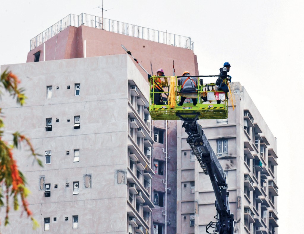 麥美娟表示，宏志閣復修工程較預期複雜，居民今年內返回單位居住的機會甚微。 