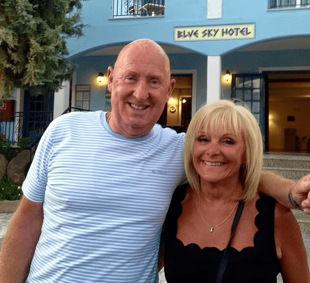 約翰及蘇珊‧庫柏5年前入住埃及五星級酒店離奇死亡，疑與殺蟲劑有關。FB
