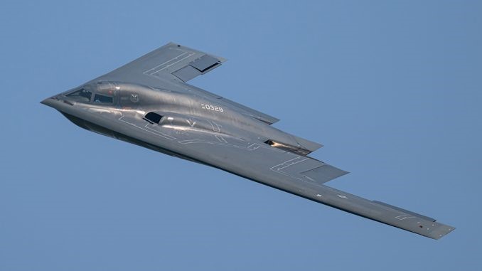 B-2隐形轰炸机可以携带反舰武器QUICKSINK。