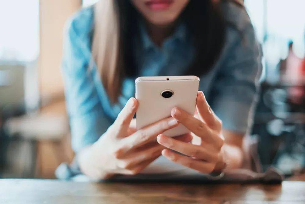 手機被指會分散注意力、助長學生破壞性行為和欺凌。網上圖片