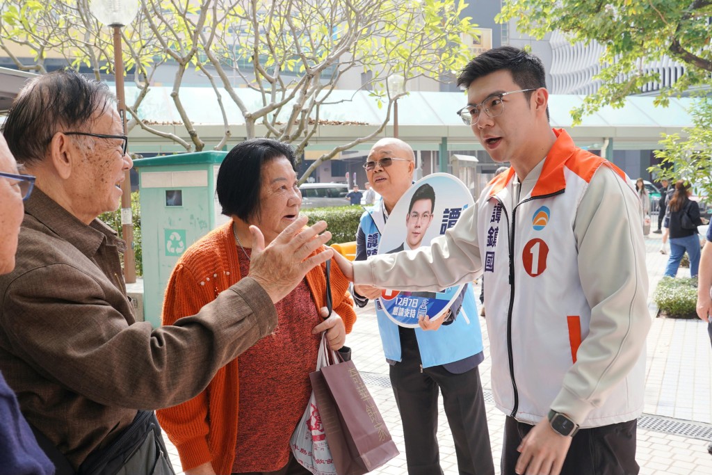 譚鎮國認為今次能夠高票當選,和新社聯在地區深耕40年有關,因而得到巿民的支持。資料圖片 譚鎮國認為今次能夠高票當選,和新社聯在地區深耕40年有關,因而得到巿民的支持。資料圖片