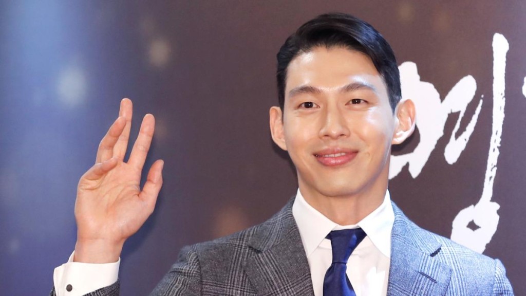 崔正元現年44歲。