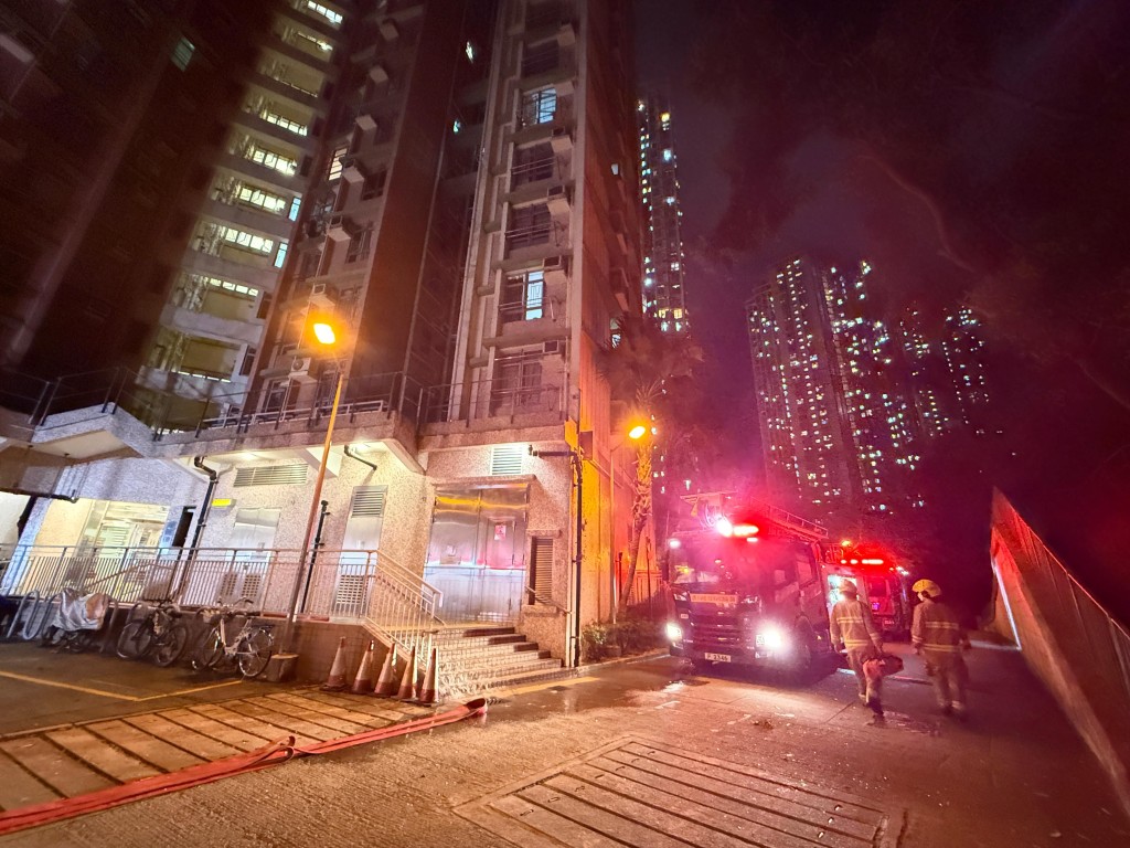 大圍美田邨美麗樓一單位發生火警。