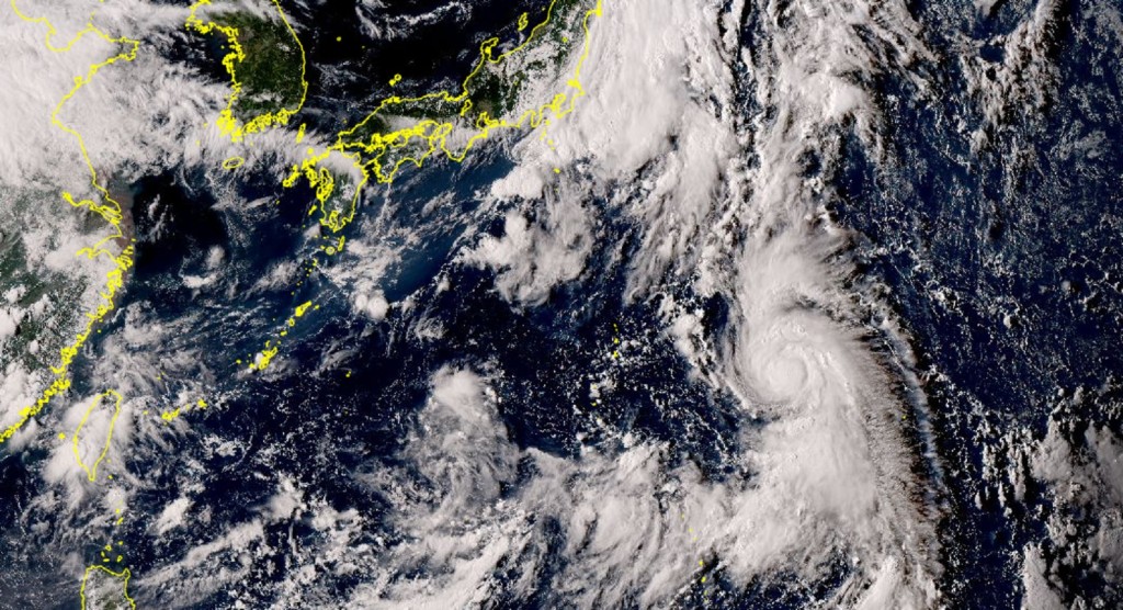 據日本氣象廳預測，「軒嵐諾」會靠近九州一帶。日本氣象廳圖片