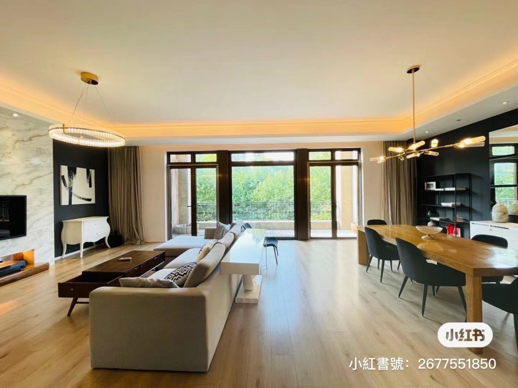 早前有地產經紀在網上放租蔡少芬租住的上海豪宅。