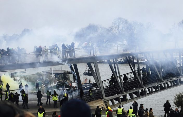 法國黃背心示威持續。AP圖片