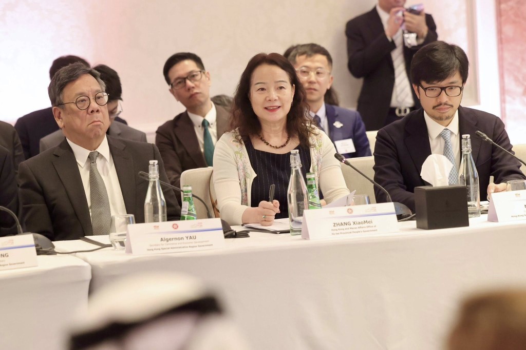 代表團成員出席卡塔爾商人協會圓桌會議,與當地私營企業代表會面。 代表團成員出席卡塔爾商人協會圓桌會議,與當地私營企業代表會面。