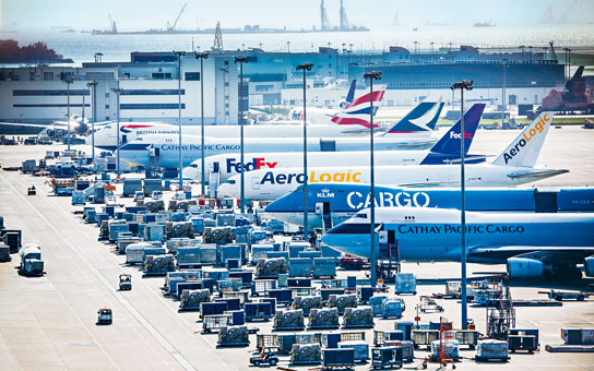 貨運量及飛機起降量分別同比上升6.7%及95.7%至290,000公噸及16,305架次。資料圖片