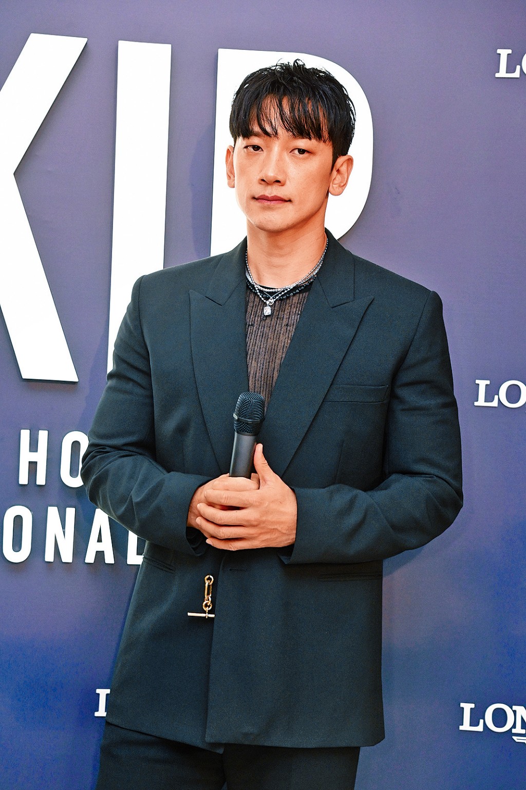 Rain透露明年将推出新专辑和电视节目。