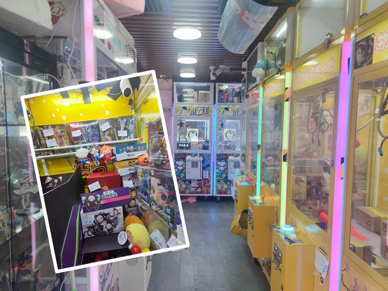 夾公仔機店被賊人掠走逾萬元模型。梁國峰攝