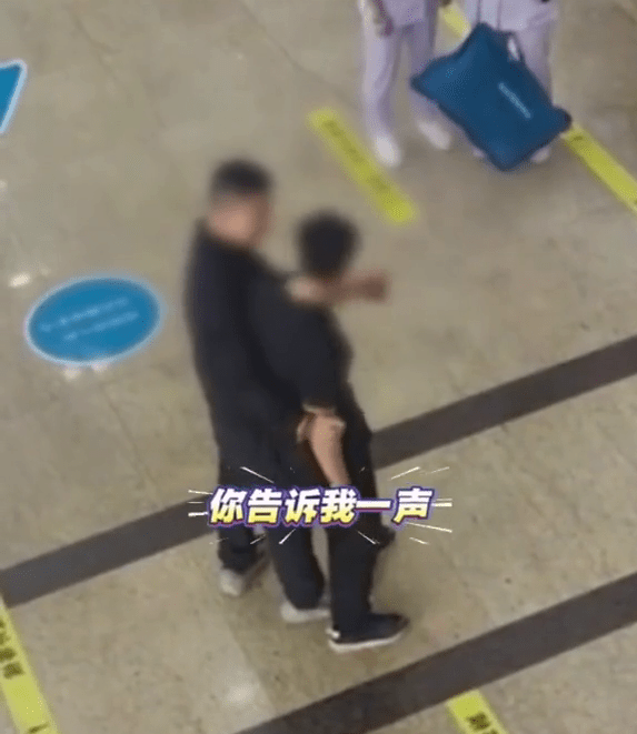 醋夫继续大闹医院。