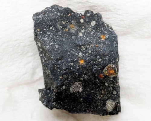 隕石中發現生命所需的糖及其他生物學上重要的化合物。網圖