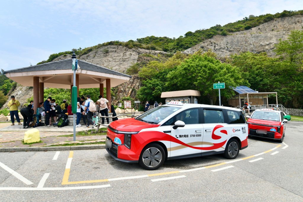 現場發現不少車隊的士蹤影。盧江球攝 現場發現不少車隊的士蹤影。盧江球攝