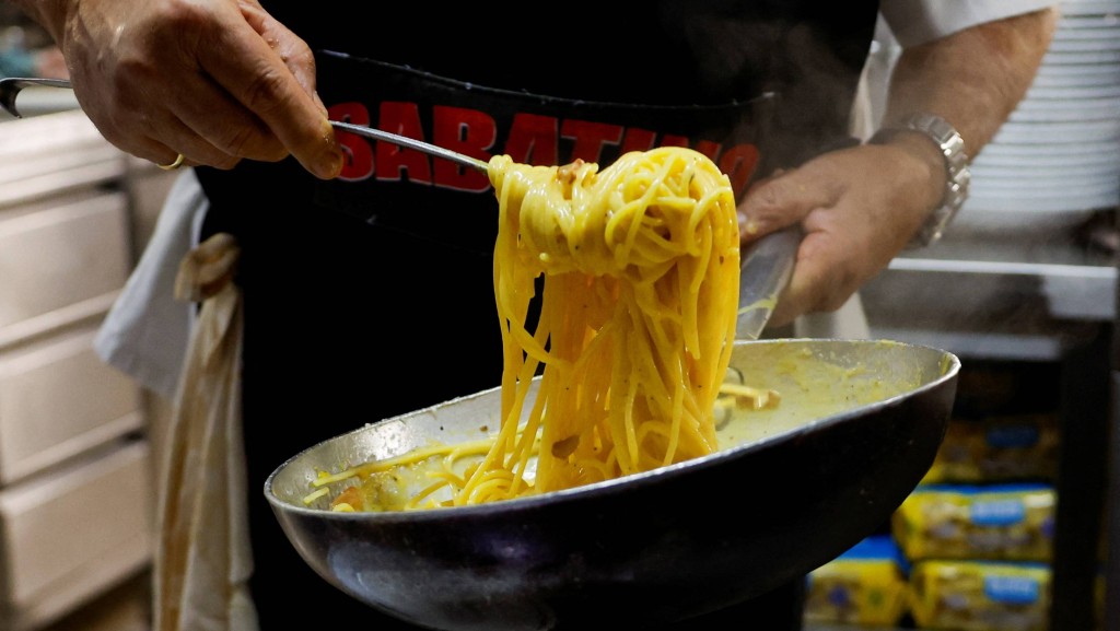 美降意粉企业关税，远低于先前宣布水准。 路透社