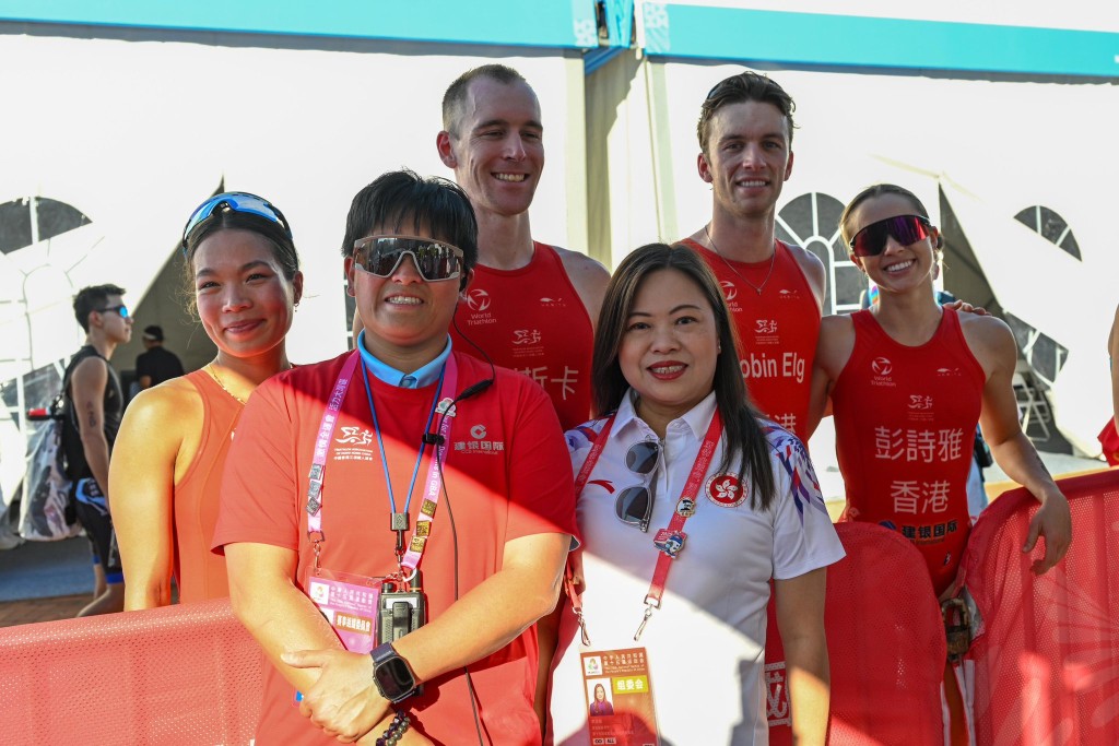 羅淑佩祝賀港隊贏得鐵人三項混合接力賽銀牌。羅淑佩fb 羅淑佩祝賀港隊贏得鐵人三項混合接力賽銀牌。羅淑佩fb