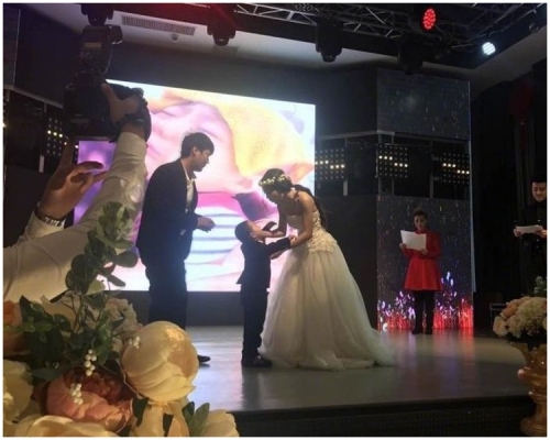 4歲新郎哥舉行特殊婚禮 新娘是媽媽 