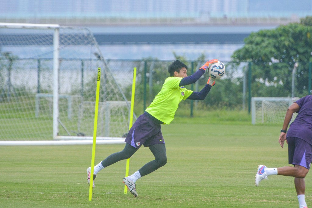 港隊U23男足周一在賽馬會香港足球總會足球訓練中心進行操練。攝影：魏國謙