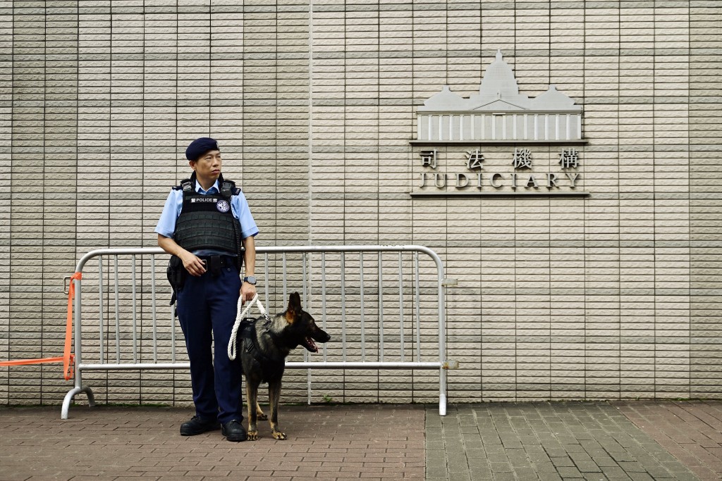 本港部分法院有安檢措施。資料圖片