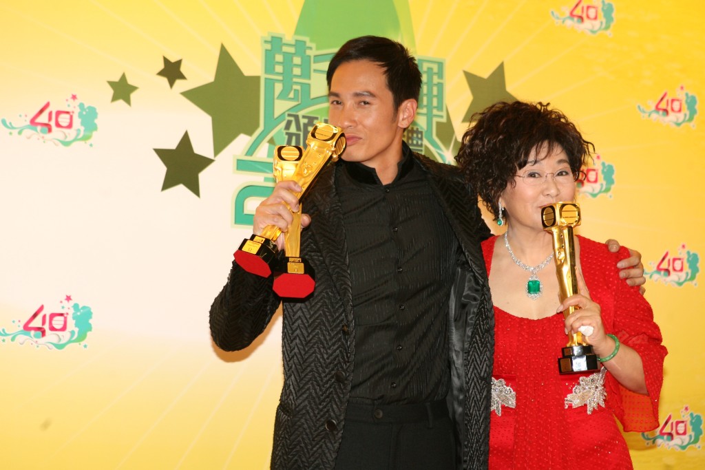 陳豪雖然屢獲「視帝」提名，但上一次得獎已是16年前，憑《溏心風暴》奪得雙料「視帝」。