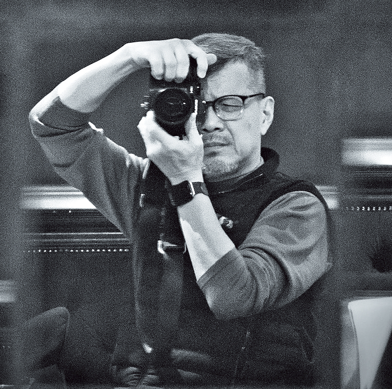 Jeff Tung首次举办个人摄影展Sinfonia Lunare。