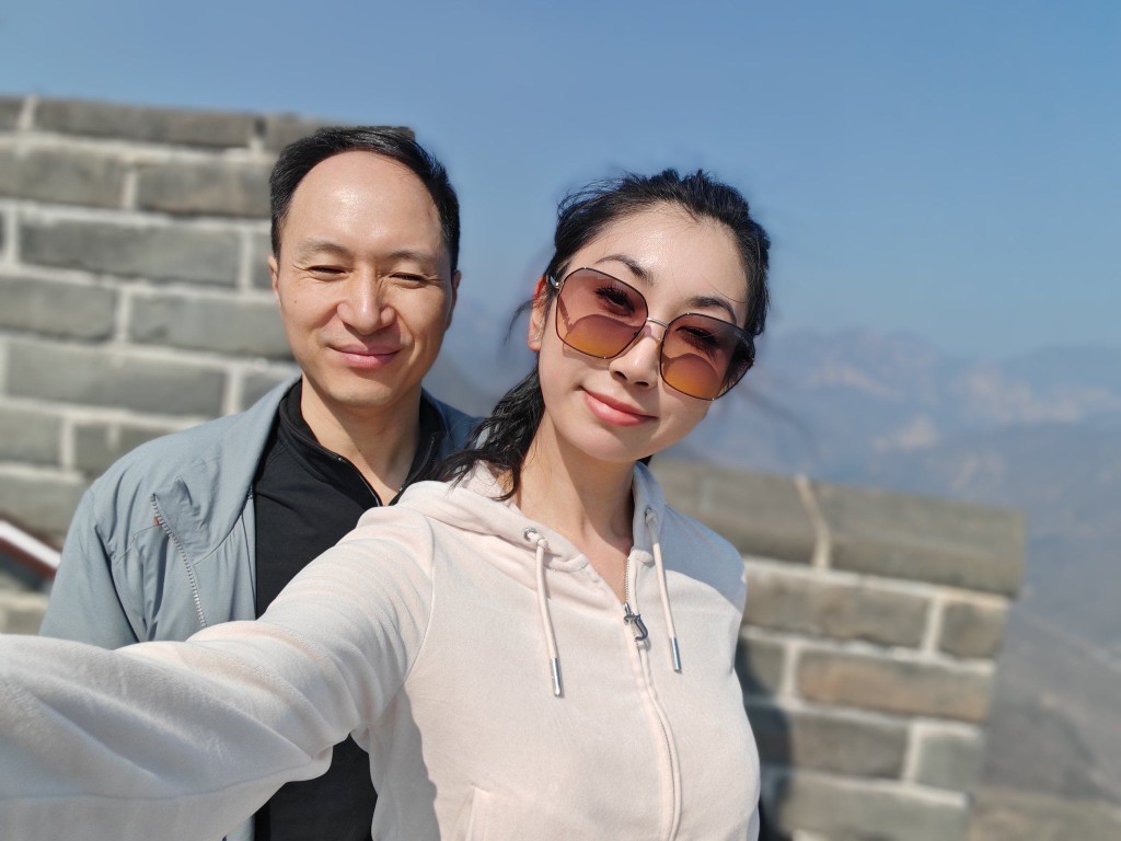 賀建奎與Cathy Tie。 X / 賀建奎 賀建奎與Cathy Tie。 X / 賀建奎