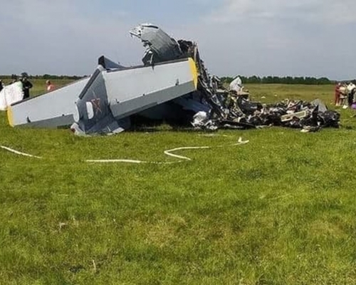 俄羅斯一飛機在西伯利亞迫降時墜毀，至少4人罹難。網圖