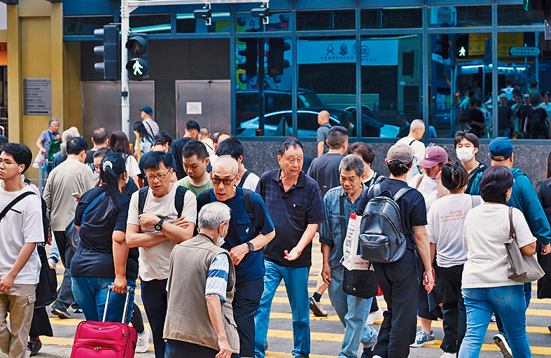 強積金5月暫賺3682元，年初至今累計回報達17424元。