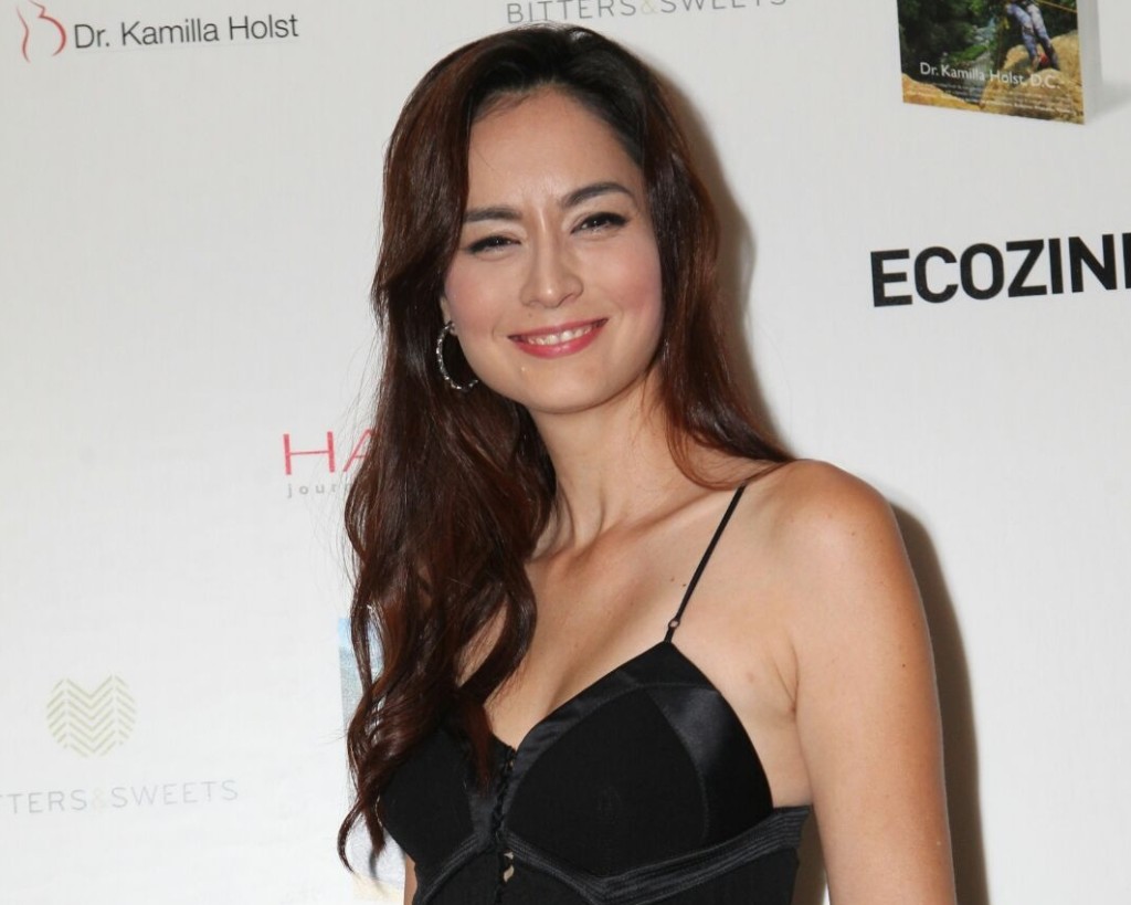 Ana R.當個孝順女和孝順新抱。