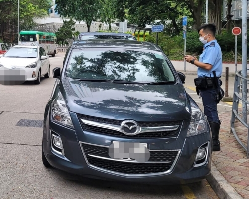 警方早前亦在東九龍區打擊違例泊車。資料圖片