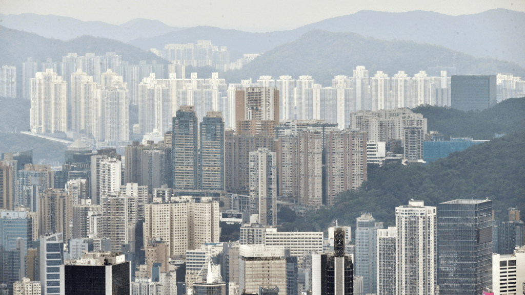 中產受惠港股大升 施政報告未大力托市 李聲揚：政府或料樓市已見底