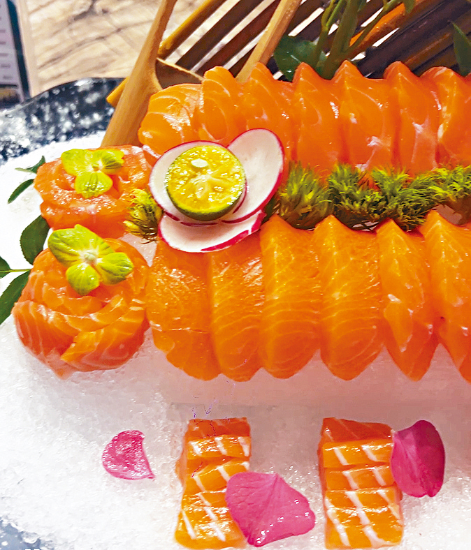 高原生鮮:龍羊峽出產的三文魚,肥美!