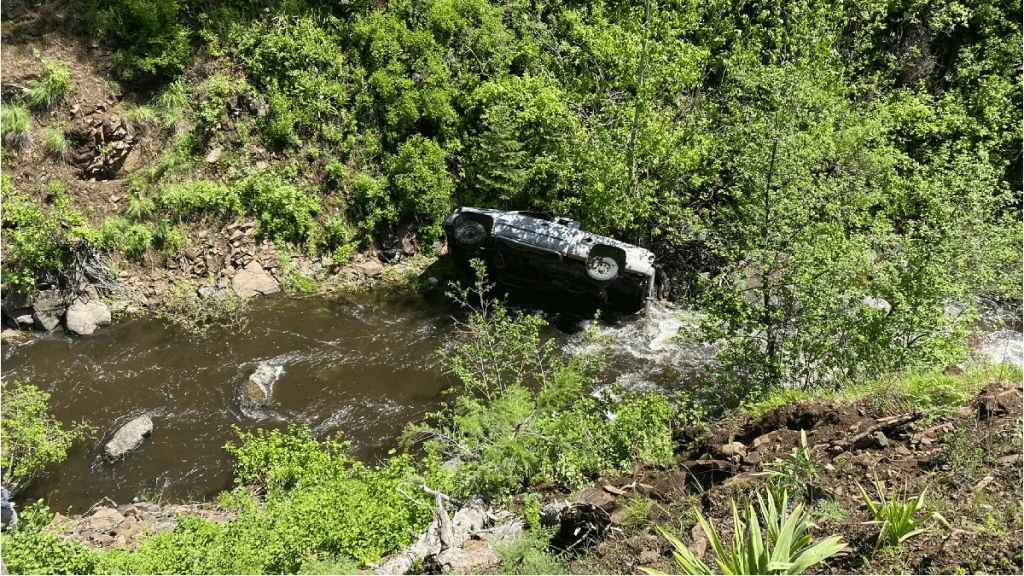 车子被发现在河床上