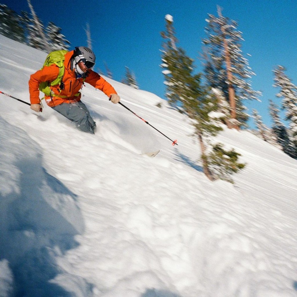Kyle Smaine的IG有不少滑雪相片和片。IG