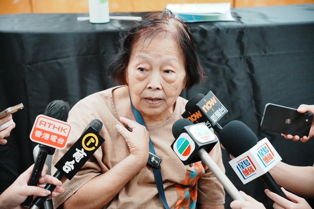 馮婆婆指增加「長者社區照顧服務券」，只是正在「資助長期護理服務中央輪候冊」輪候相關服務的長者受惠 。汪旭峰攝