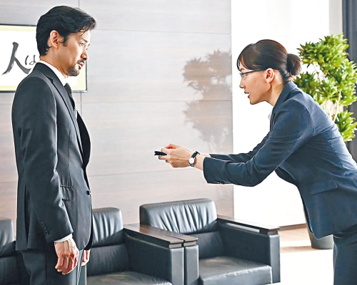 竹野內豐再與綾瀨遙合演《繼母與女兒的藍調》特別篇,一人分飾兩角。