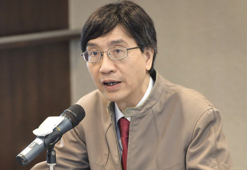 袁國勇指,發現抗麻風藥物有效治療新型冠狀病毒病人令人振奮。 資料圖片