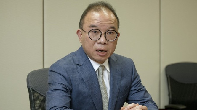 政制及內地事務局局長曾國衞。