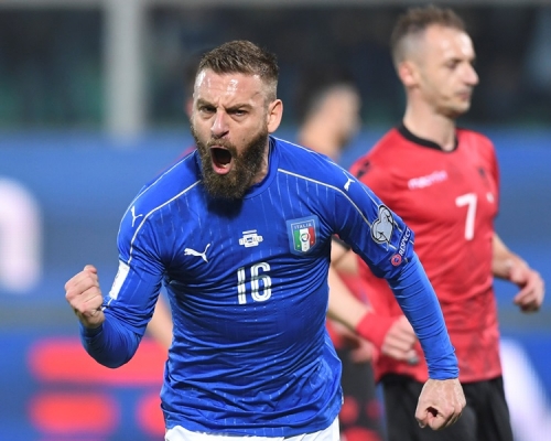 迪罗斯透露明年世杯后告别国家队。AP