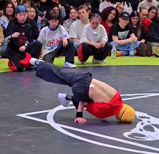 李勇秋將功夫融入霹靂舞，奪得「街舞奧運」冠軍。Ｘ@webberlu1969