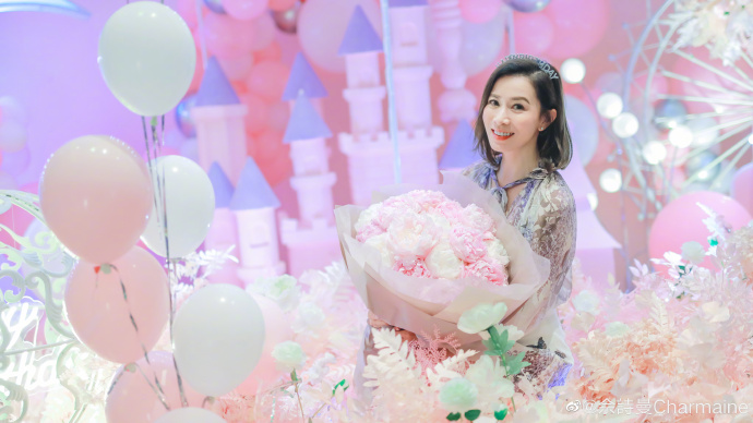 阿佘這個46歲生日過得相當開心。